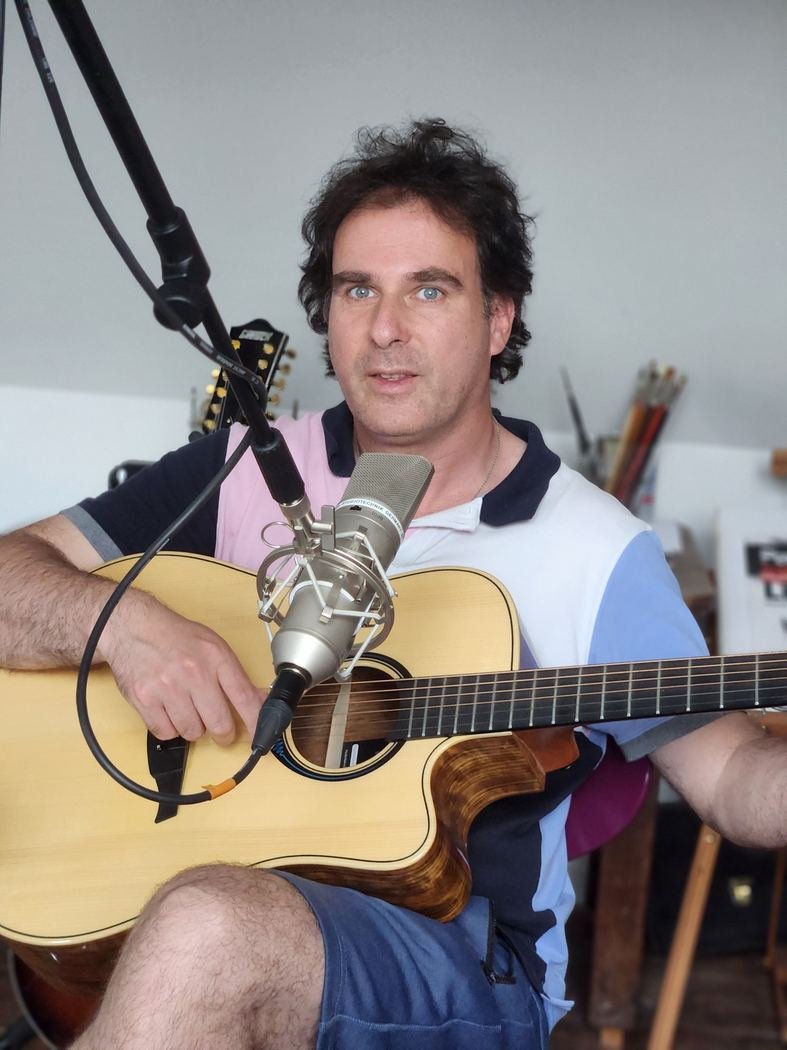 Chanteur Connu en session d'enregistrement